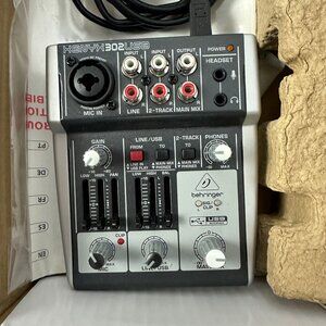 Behringer XENYX 302USB Premium 5-Input Mixer USB/Audio Interface Compact Design